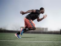 IM电竞官网首页-霍勒迪的独舞，当连续得分成为撕裂黑夜的闪电