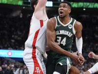 IM竞技-雄鹿主场战胜独行侠，保持不败纪录的简单介绍