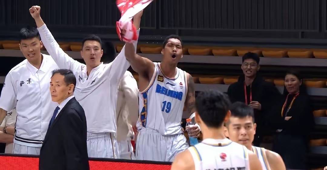 包含首钢队再战上海,全华班主力备战精锐外援的词条 包含首钢队再战上海,全华班主力备战精锐外援的词条