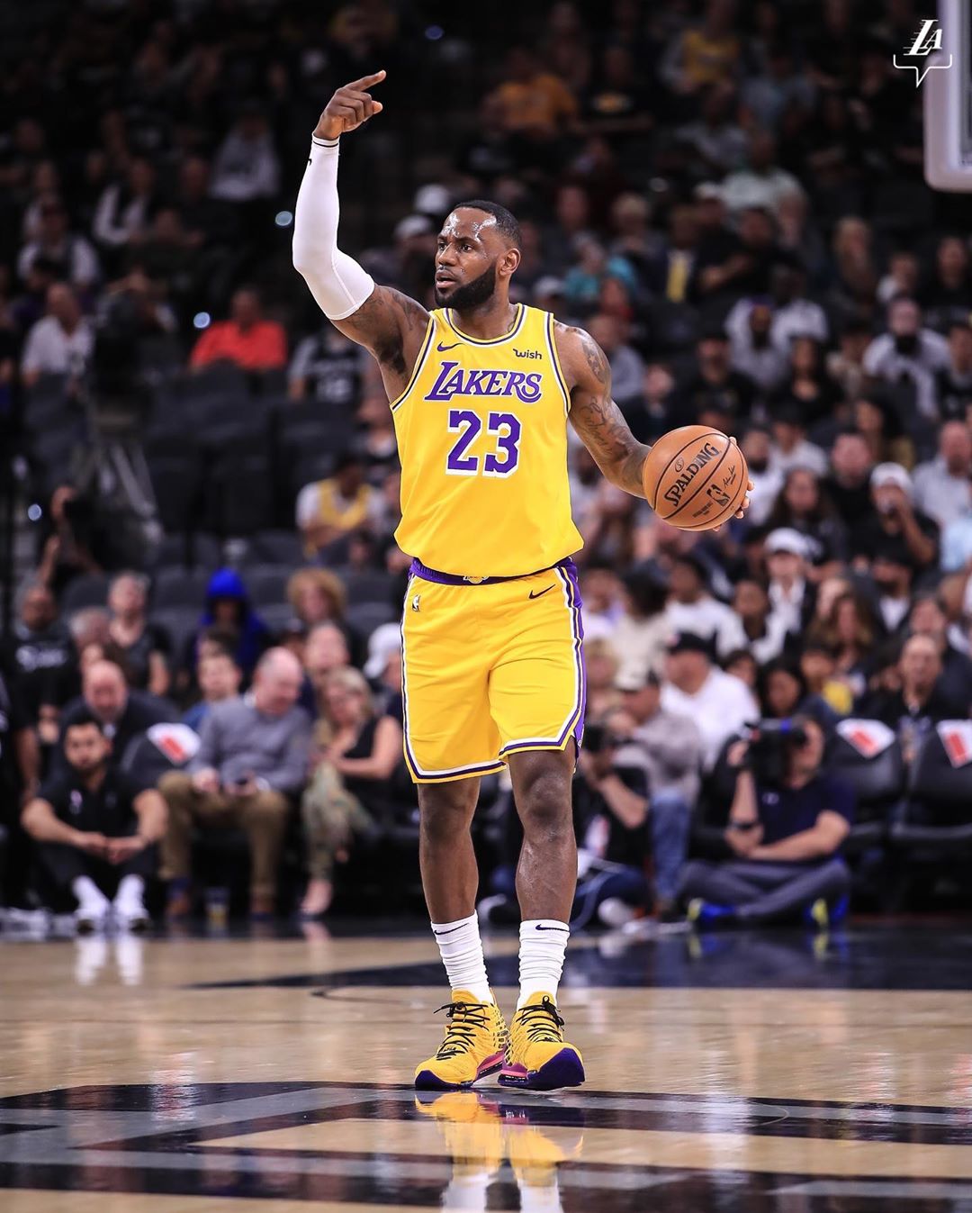 关于斯旺西连续取胜，势不可挡向前冲击的信息