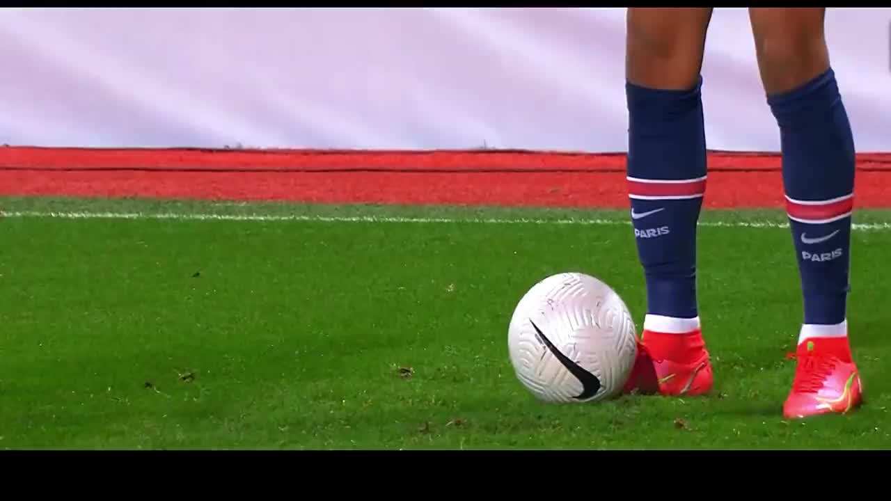 包含精彩刺激的足球比赛中，一场荧屏上的视觉盛宴的词条