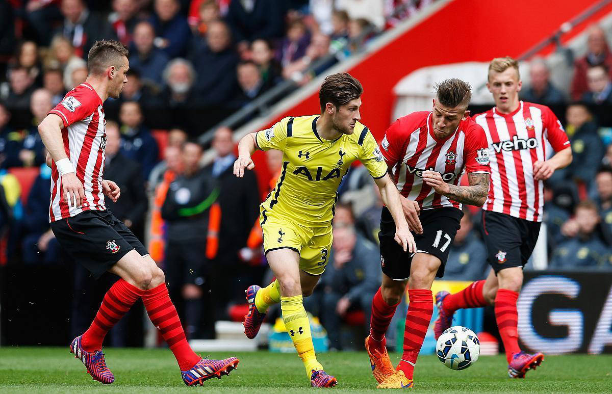 狼队客场逼平南安普顿，争取积分的简单介绍