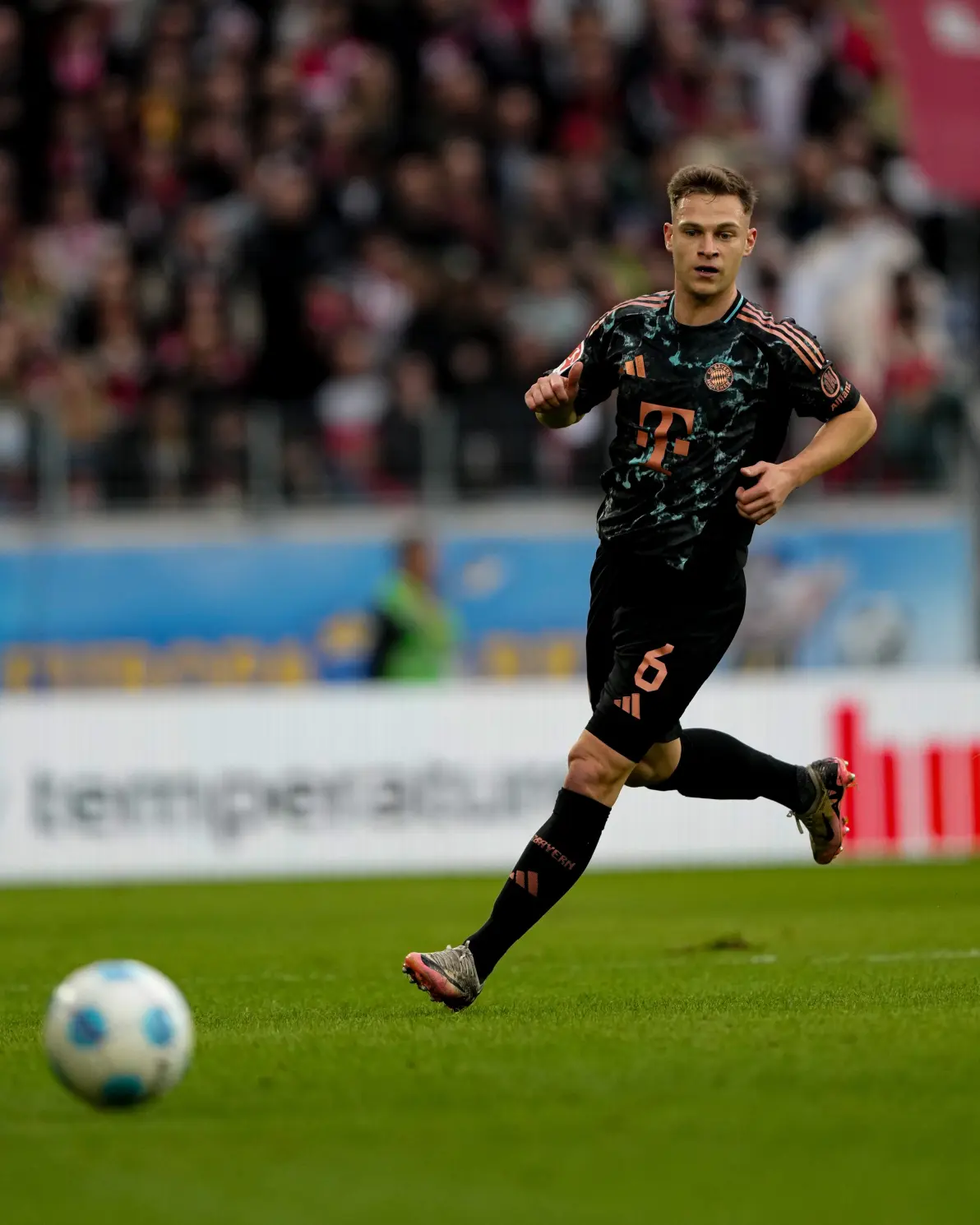 弗莱堡客场放弃,德甲前景渐趋黯淡的简单介绍 弗莱堡客场放弃,德甲前景渐趋黯淡的简单介绍