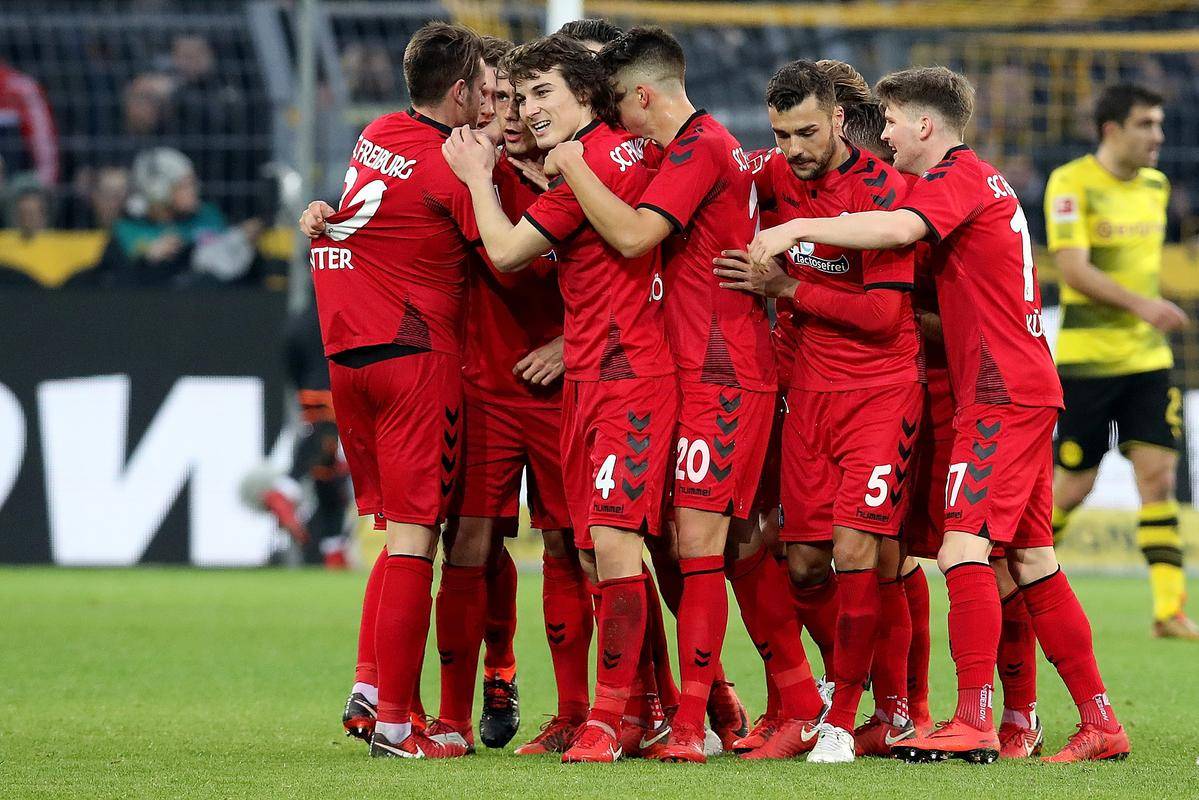 弗莱堡客场放弃,德甲前景渐趋黯淡的简单介绍 弗莱堡客场放弃,德甲前景渐趋黯淡的简单介绍