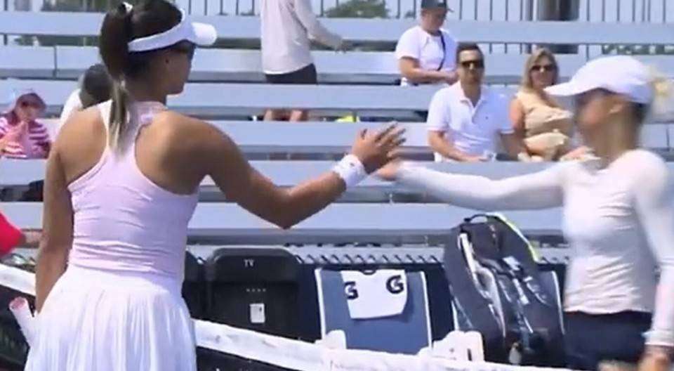 重庆力帆队员在比赛中展现出不屈斗志的简单介绍 重庆力帆队员在比赛中展现出不屈斗志的简单介绍