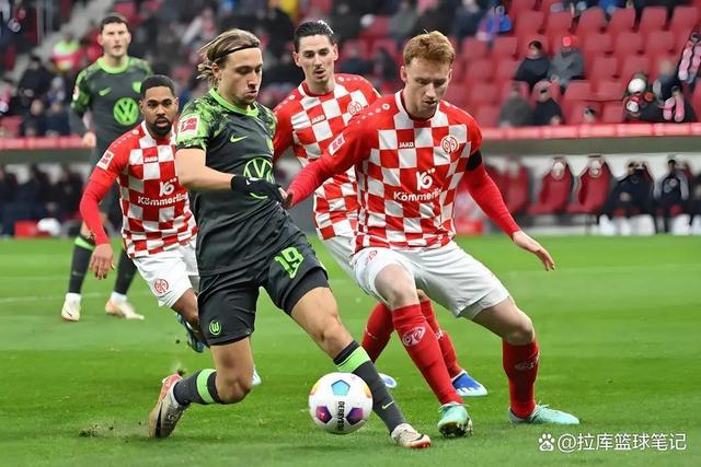 包含奥格斯堡取胜关键战，赢得保级希望的词条