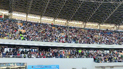 体育赛事精彩迷人,观众心情高涨 体育赛事精彩迷人,观众心情高涨