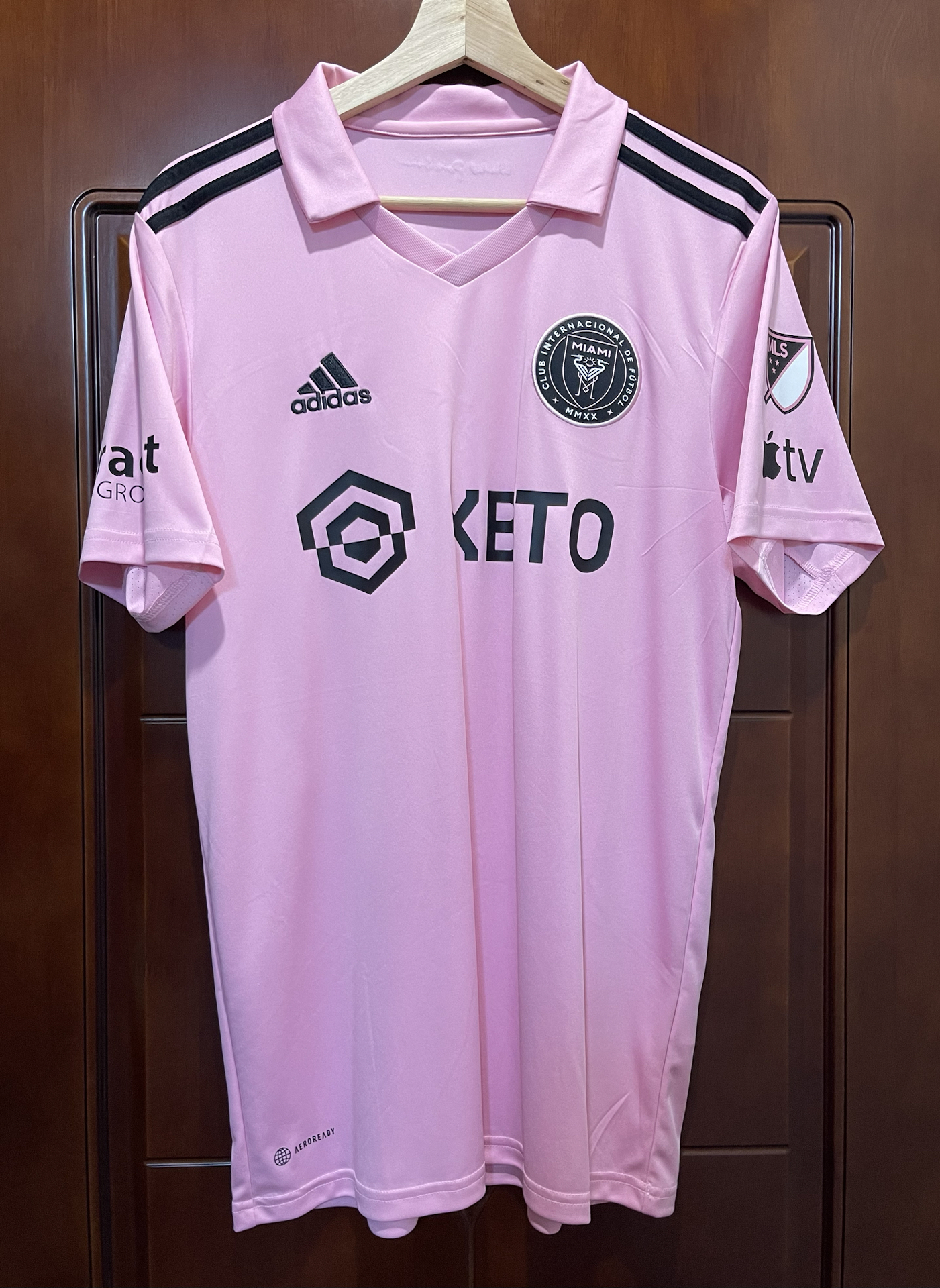 梅斯足球俱乐部新赛季主场球衣设计曝光的简单介绍 梅斯足球俱乐部新赛季主场球衣设计曝光的简单介绍