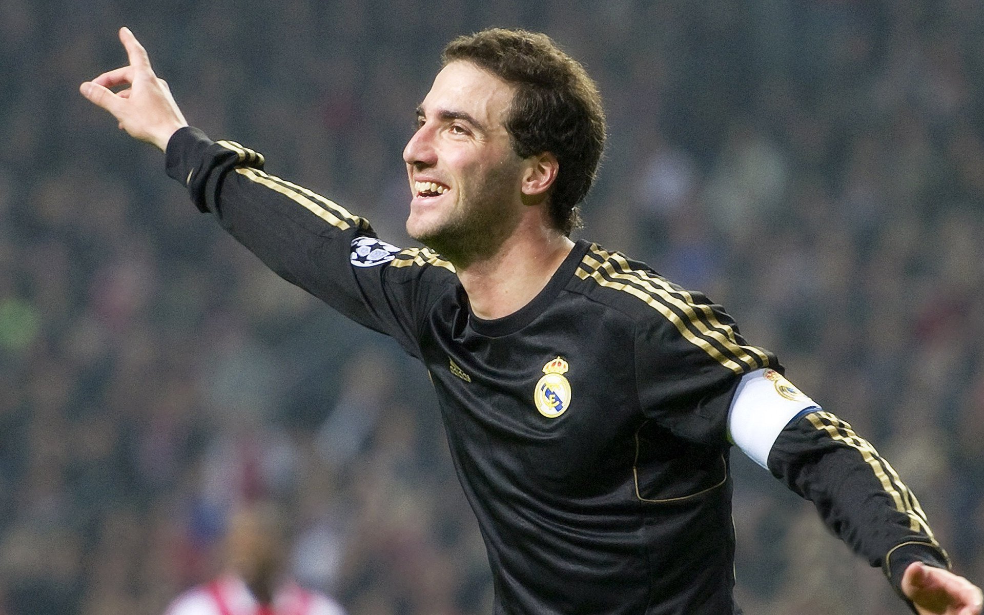 凯塞多一锤定音，希腊神话再现，狂胜哥伦比亚背后的战术革命