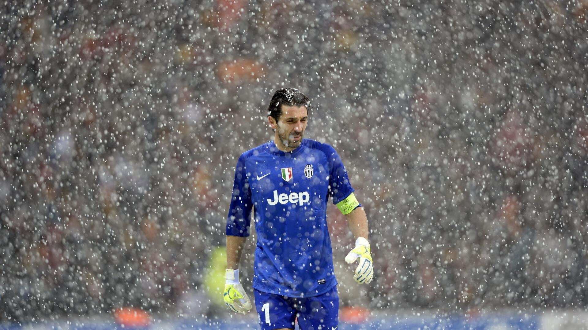 绿茵场上的异乡英雄，伊萨克一锤定音，加纳力克爱尔兰背后的足球哲学