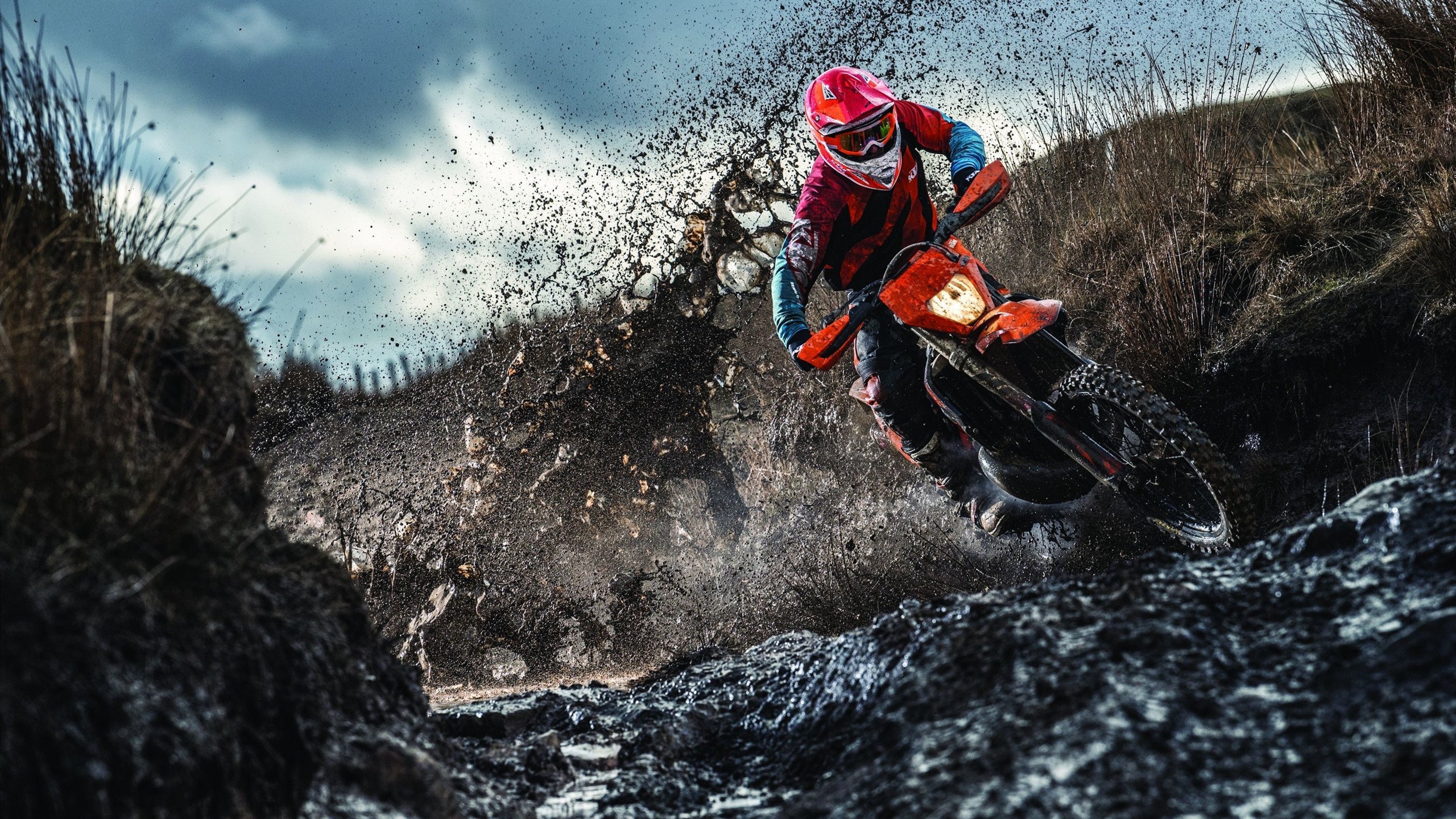 塞维利亚强势晋级卡塔尔，阿克压制级发挥铸就经典之战