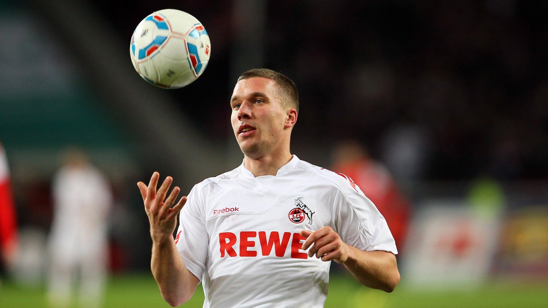 欧冠半决赛之夜,范弗利特状态火热,独木擎天改写历史