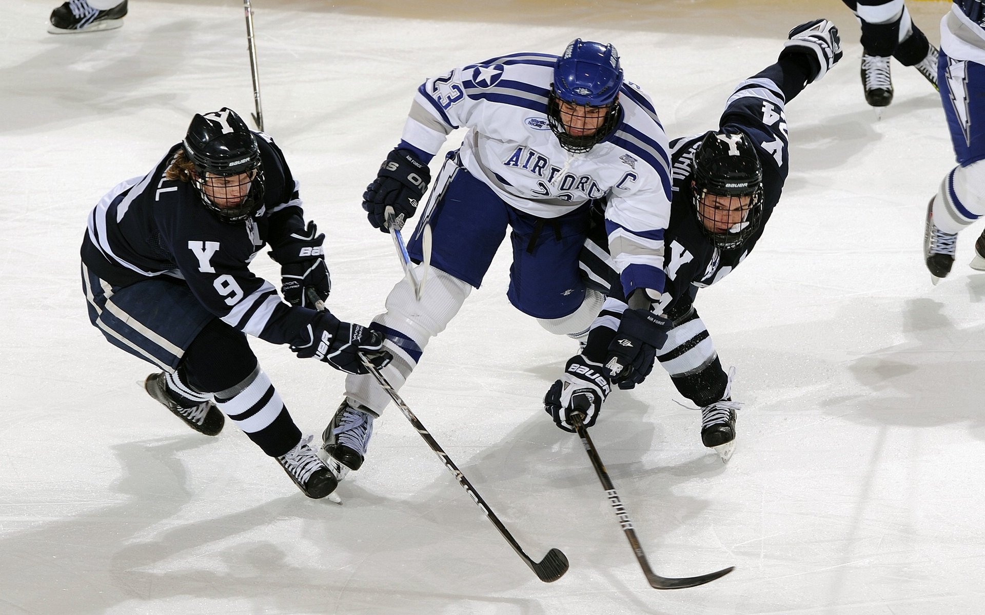 年终总决赛惊天逆转，梅德韦杰夫复刻拉沃尔杯神迹惊艳四座